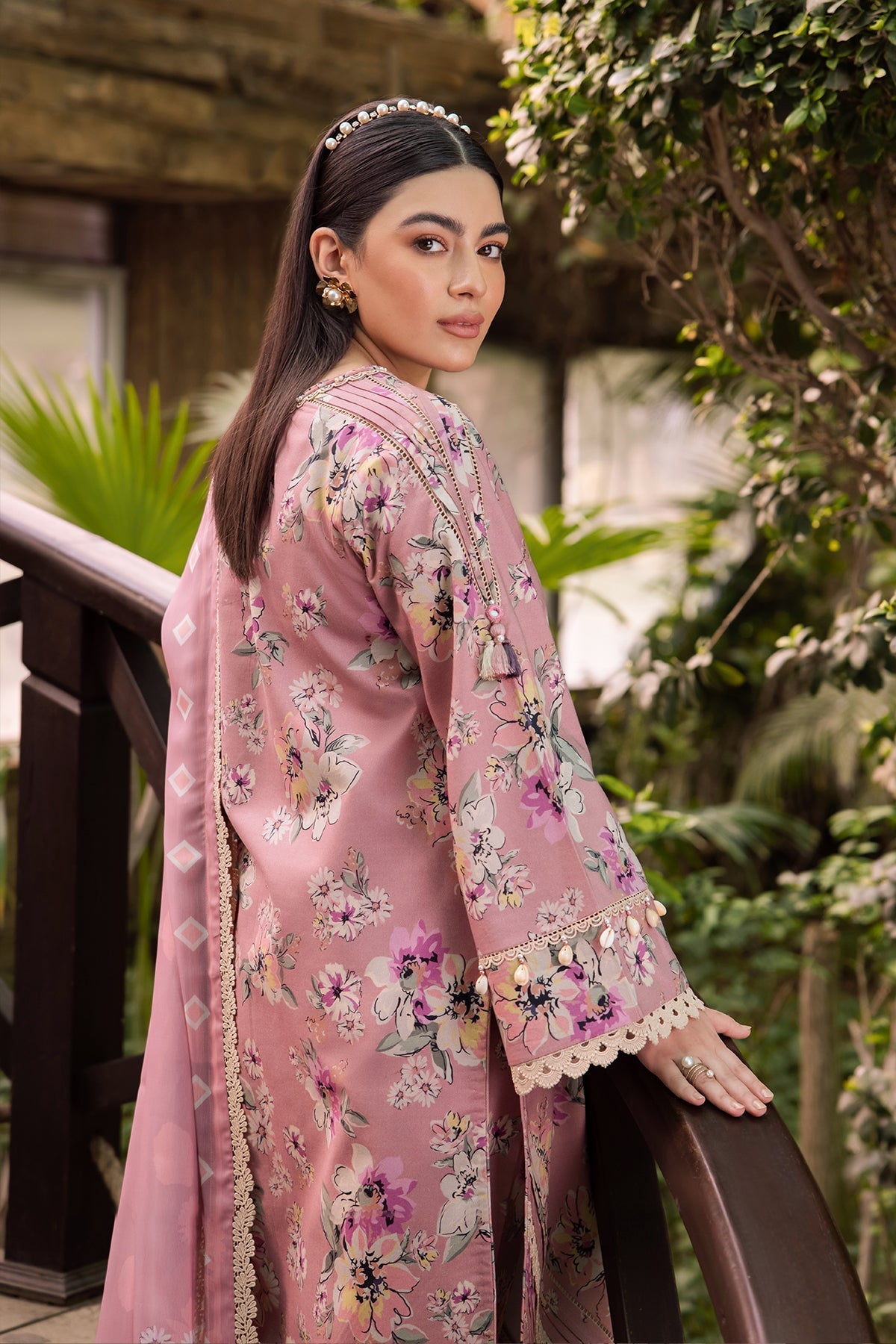 IU Collection IU-S-076- Airjet Bana Dora Luxury lawn-25 3Pc