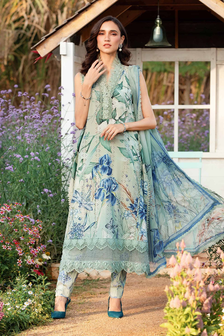 IU Collection IU-S-069- Digital Print lawn 3Pc M.Print