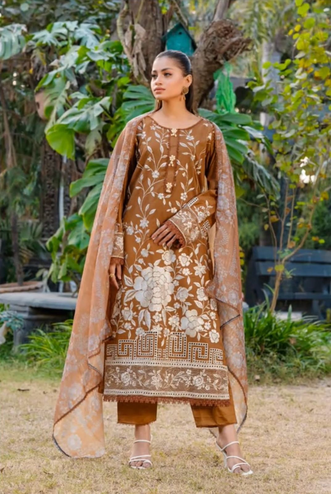 IU Collection IU-S-006-Embroidered Bana Dora 3Pc MARIA.B. Summer Festive Collection.